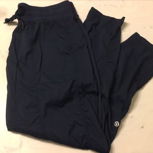 Lululemon Studio Pants, size 6